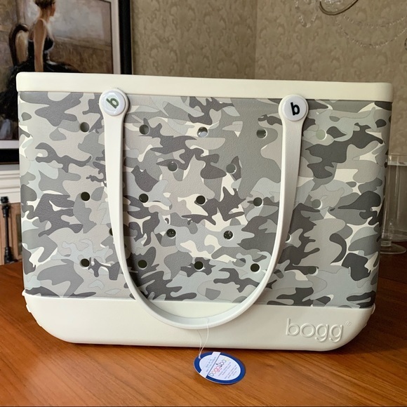 Bogg Bags Lnwt Bogg Bag Special Edition Original Snow Way Gray Camo Size Large Poshmark